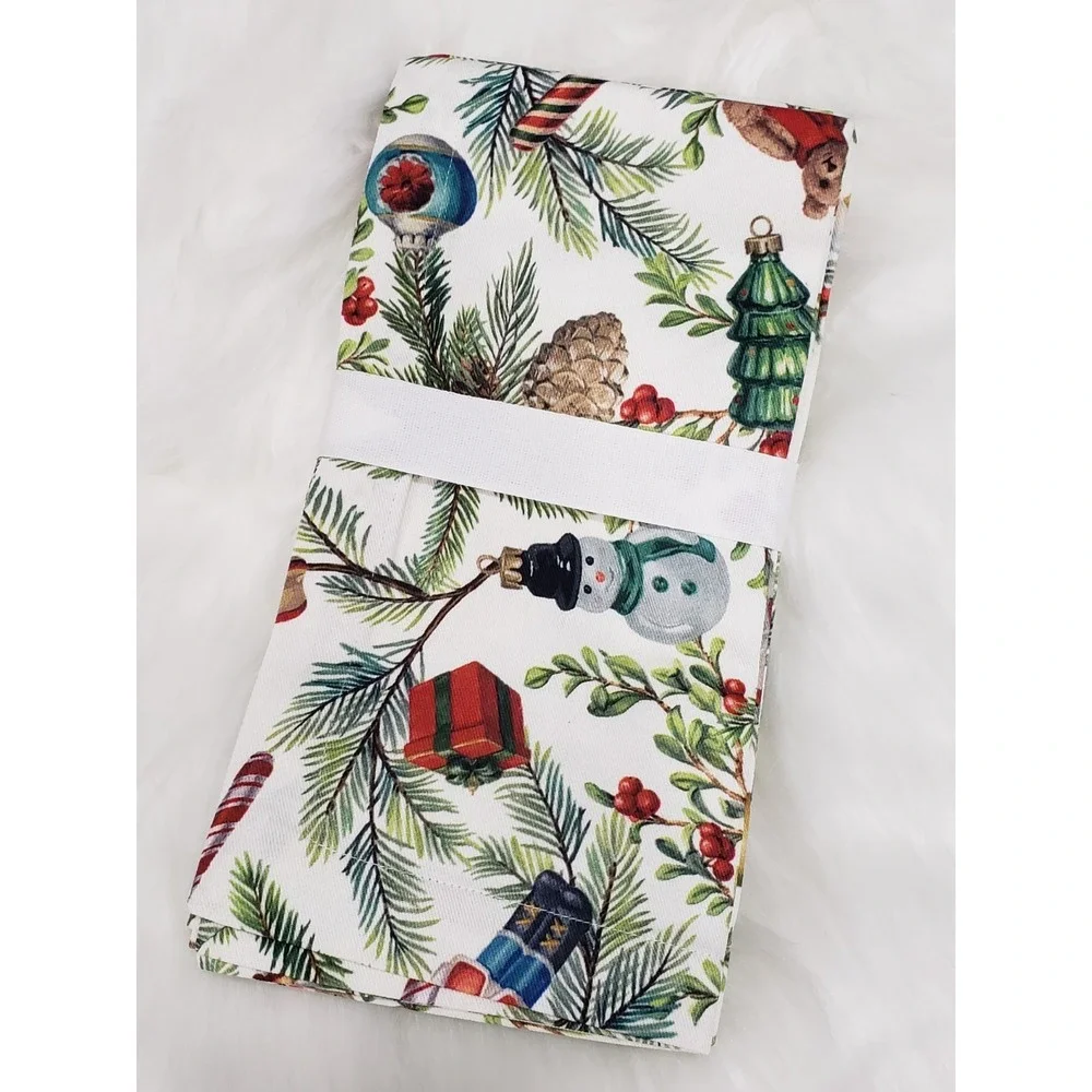 NEW Set Of 4 POTTERY BARN NOSTALGIC CHRISTMAS ICONS COTTON TWILL NAPKINS #3